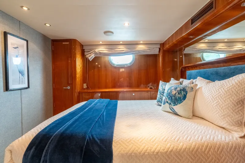 Slide: The Image of Hatteras 75 Sport Deck 2000 - 6886783
