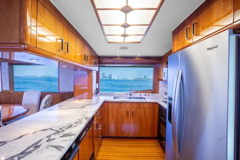 Slide: The Image of Hatteras 75 Sport Deck 2000 - 6886767