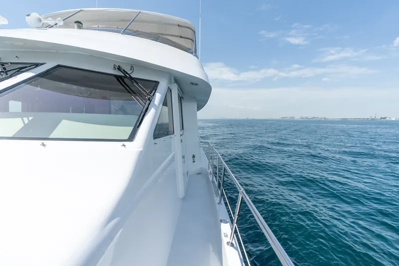 Slide: The Image of Hatteras 75 Sport Deck 2000 - 6886748