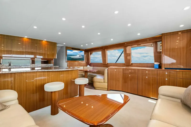 Slide: The Image of 2008 Viking 64 Convertible 20% - 5979091