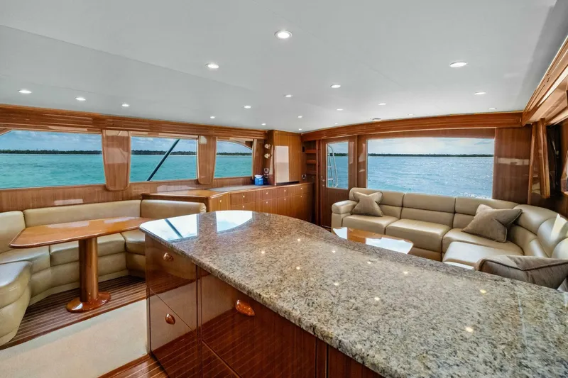 Slide: The Image of 2008 Viking 64 Convertible 20% - 5979099