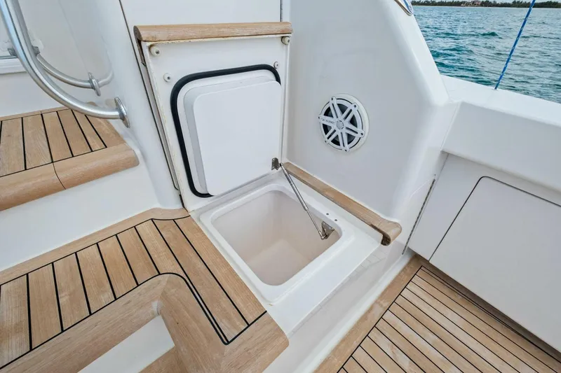 Slide: The Image of Viking 64 Convertible 2008 - 5979124