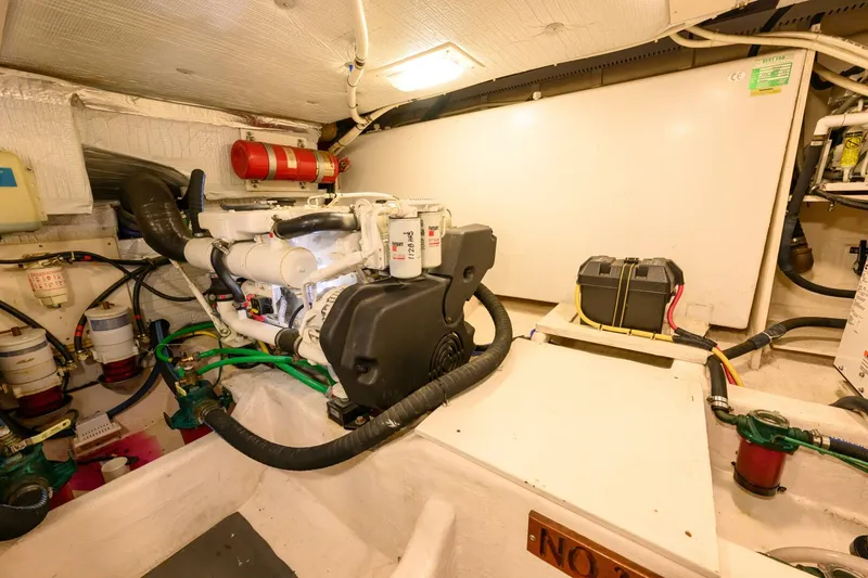 Slide: The Image of Sabre 42 Hard Top Express 2009 - 5905372