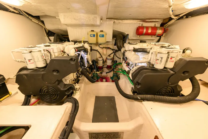 Slide: The Image of Sabre 42 Hard Top Express 2009 - 5905374