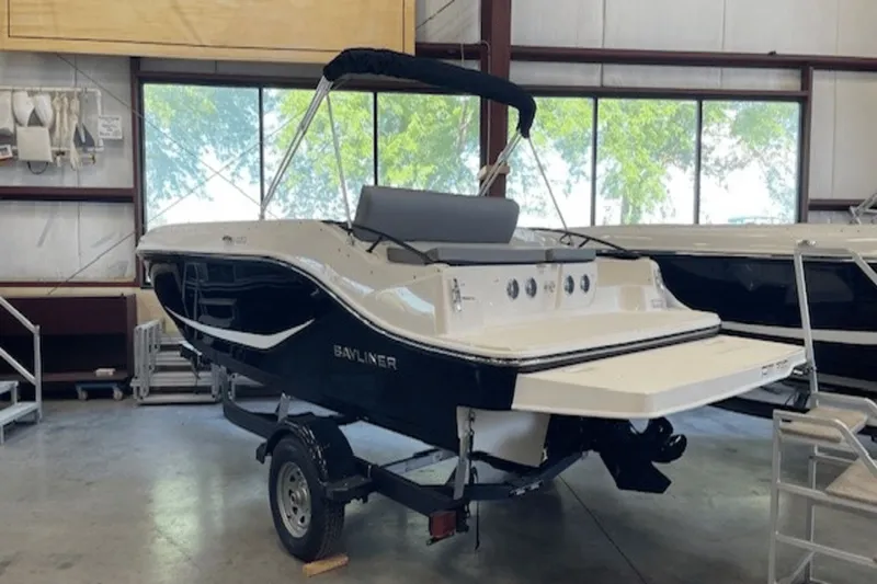 The Image of Bayliner D22i 2025 - 0