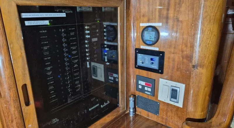 Slide: The Image of Navigator Californian Veneti 2003 - 5911628