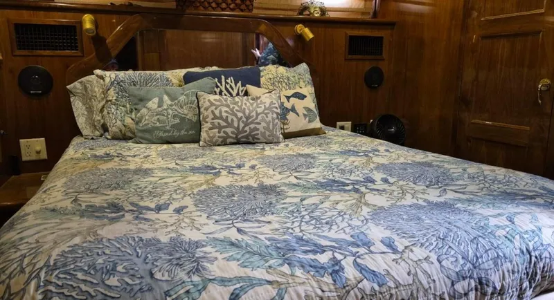 Slide: The Image of Navigator Californian Veneti 2003 - 5911638