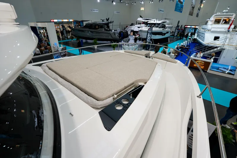 Slide: The Image of Greenline 42 Hybrid 2026 - 5905822