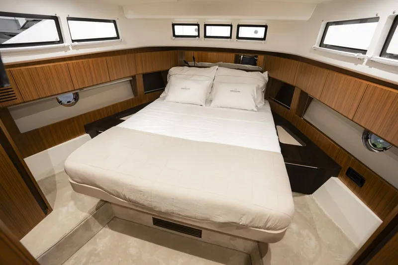 Slide: The Image of Greenline 42 Hybrid 2026 - 5905819