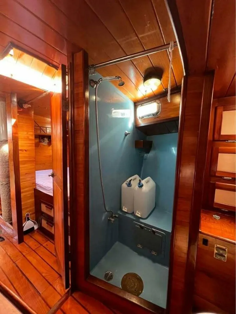 Slide: The Image of Custom Baraka 46 1993 - 5905880