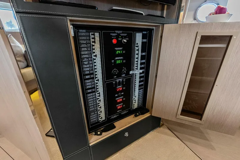 Slide: The Image of Riva 63 Virtus 2015 - 5943050