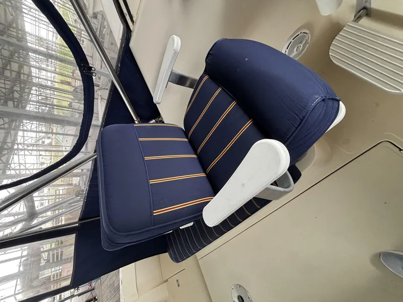 Slide: The Image of Mainship Pilot 30 Rum Runner II 2004 - 5960315