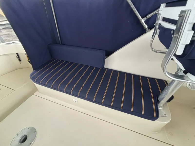 Slide: The Image of Mainship Pilot 30 Rum Runner II 2004 - 5960316