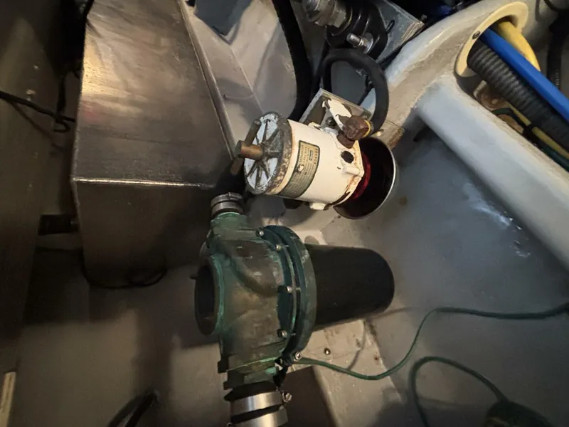 Slide: The Image of Mainship Pilot 30 Rum Runner II 2004 - 5960320