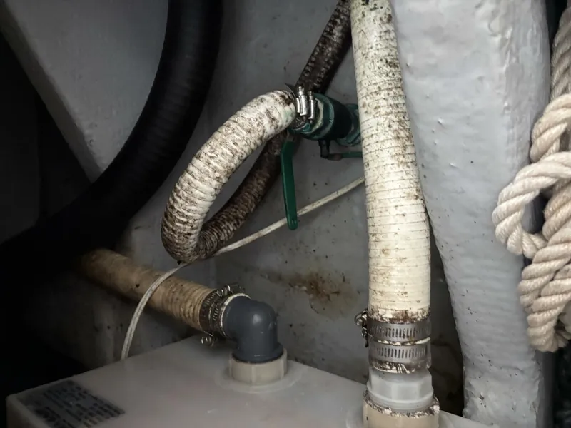 Slide: The Image of Mainship Pilot 30 Rum Runner II 2004 - 5960327