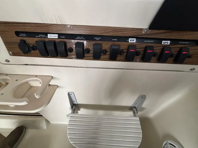 Slide: The Image of Mainship Pilot 30 Rum Runner II 2004 - 5960332