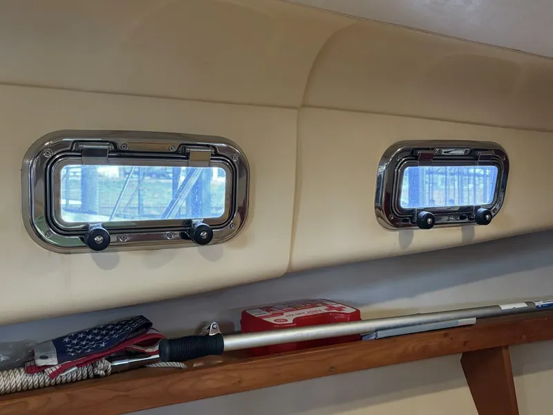 Slide: The Image of Mainship Pilot 30 Rum Runner II 2004 - 5960349