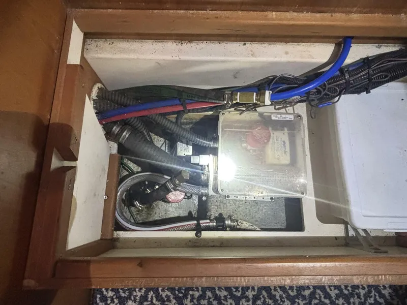 Slide: The Image of Mainship Pilot 30 Rum Runner II 2004 - 5960359