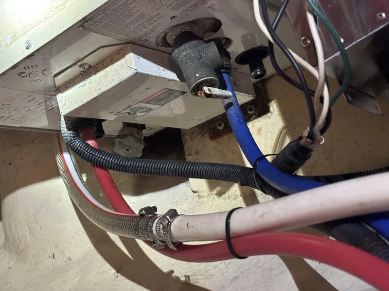 Slide: The Image of Mainship Pilot 30 Rum Runner II 2004 - 5960368