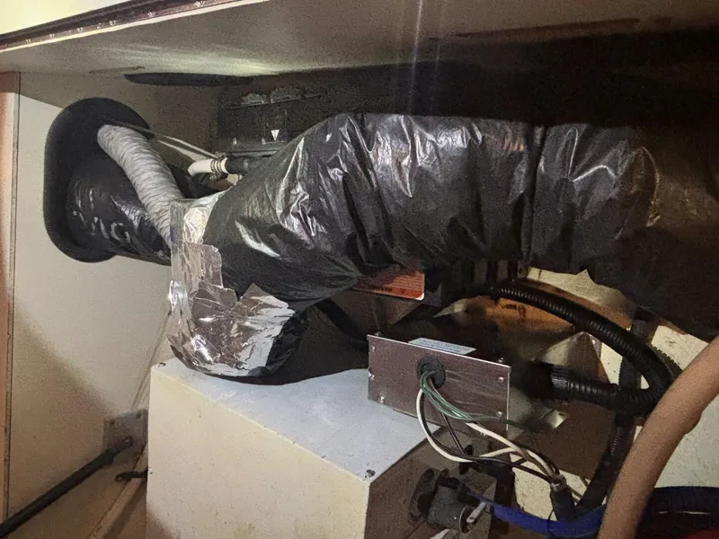 Slide: The Image of Mainship Pilot 30 Rum Runner II 2004 - 5960369