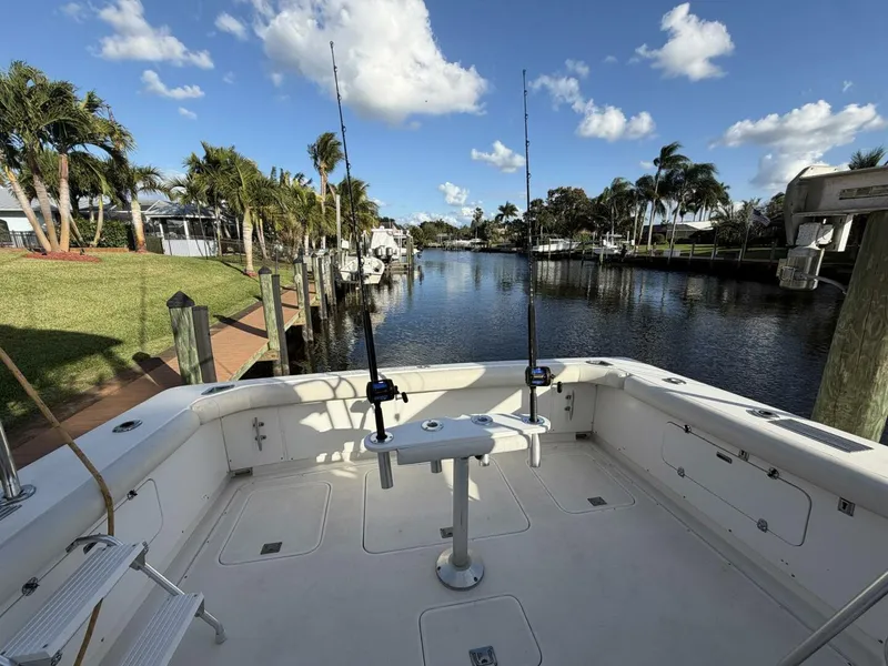 Slide: The Image of Bertram 33 Sport Fisherman 1991 - 5906139