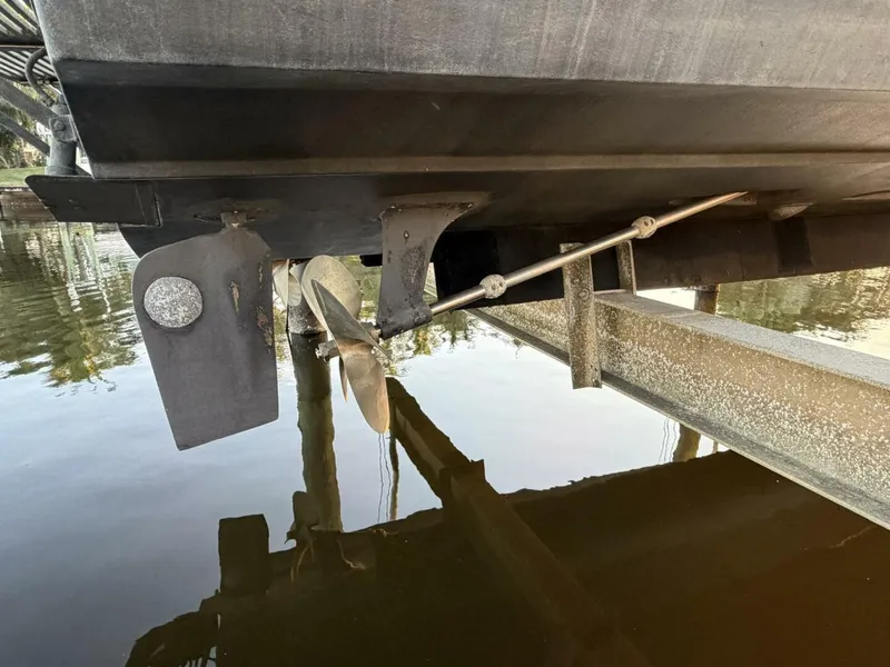 Slide: The Image of Bertram 33 Sport Fisherman 1991 - 5906151