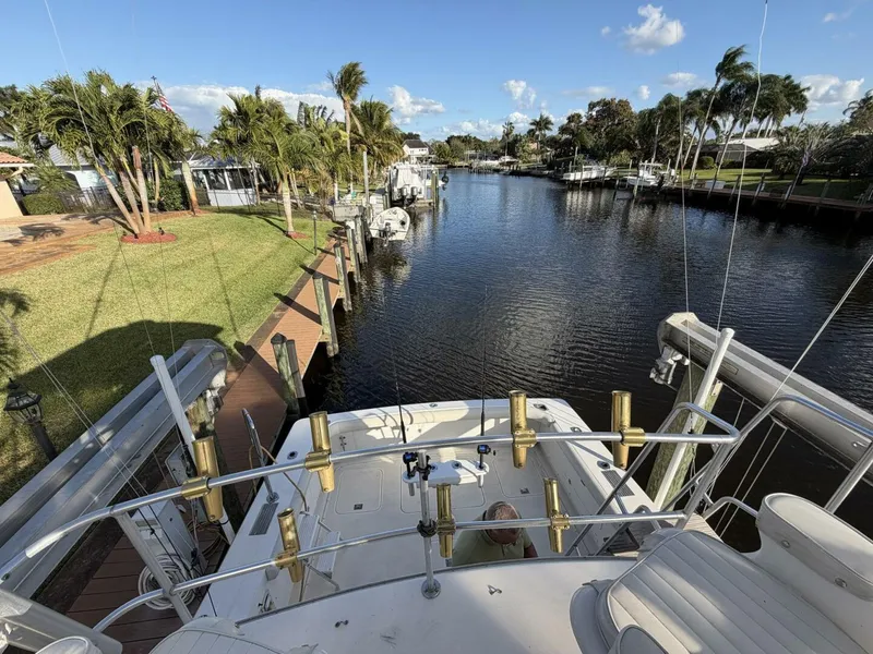 Slide: The Image of Bertram 33 Sport Fisherman 1991 - 5906129