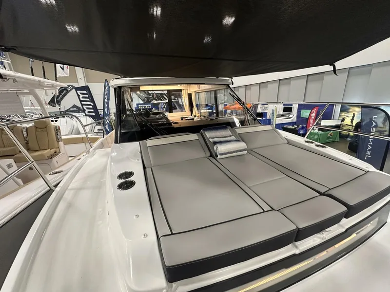 Slide: The Image of Jeanneau 895 Series 2 2026 - 5909005