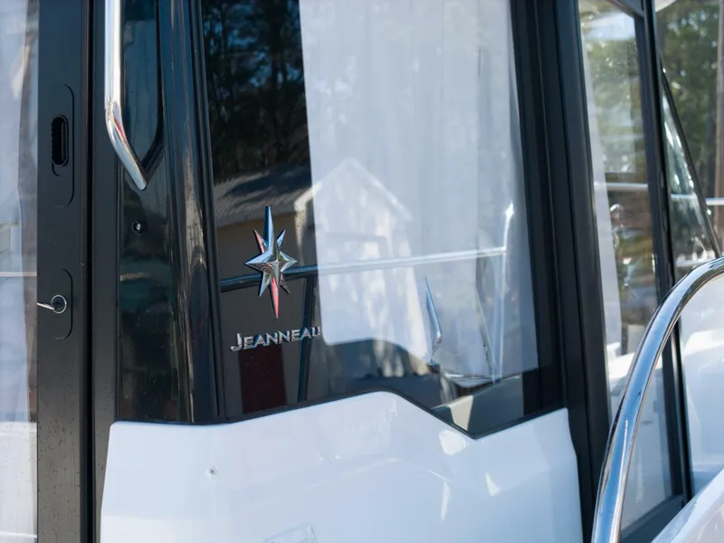 Slide: The Image of Jeanneau 895 Series 2 2026 - 5979674