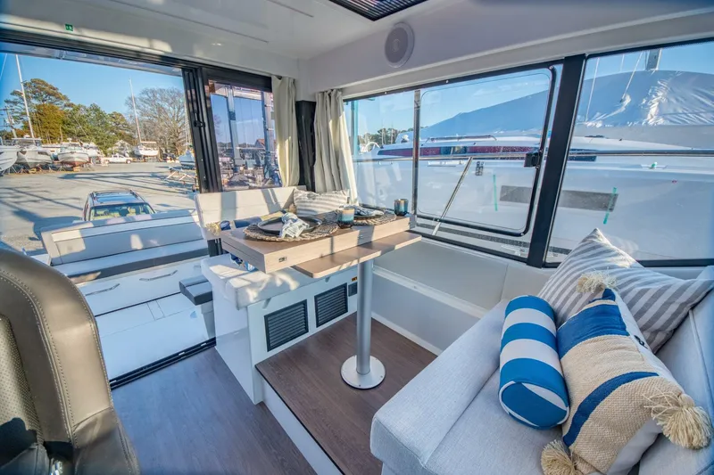 Slide: The Image of Jeanneau 895 Series 2 2026 - 5979691