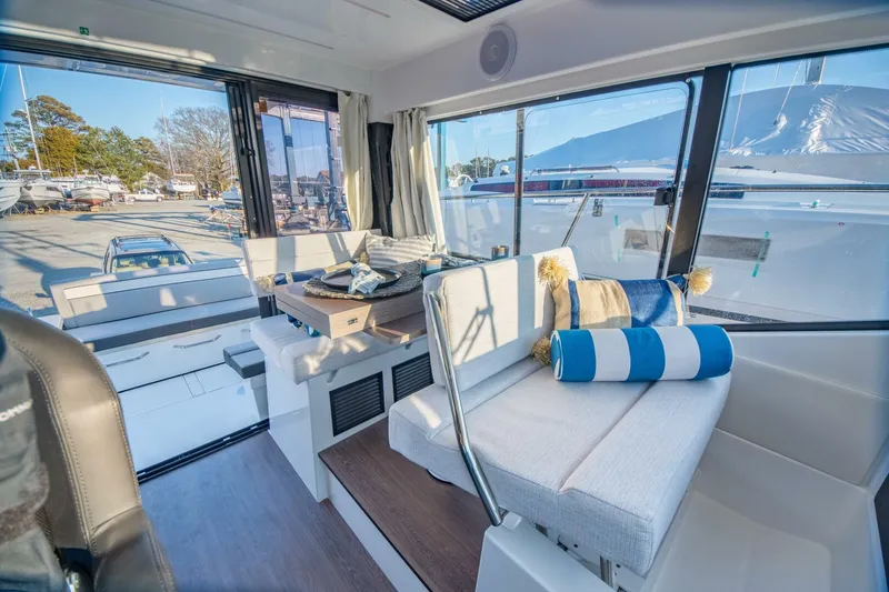 Slide: The Image of Jeanneau 895 Series 2 2026 - 5979692