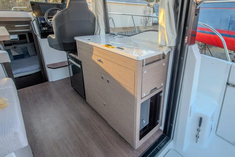 Slide: The Image of Jeanneau 895 Series 2 2026 - 5979696