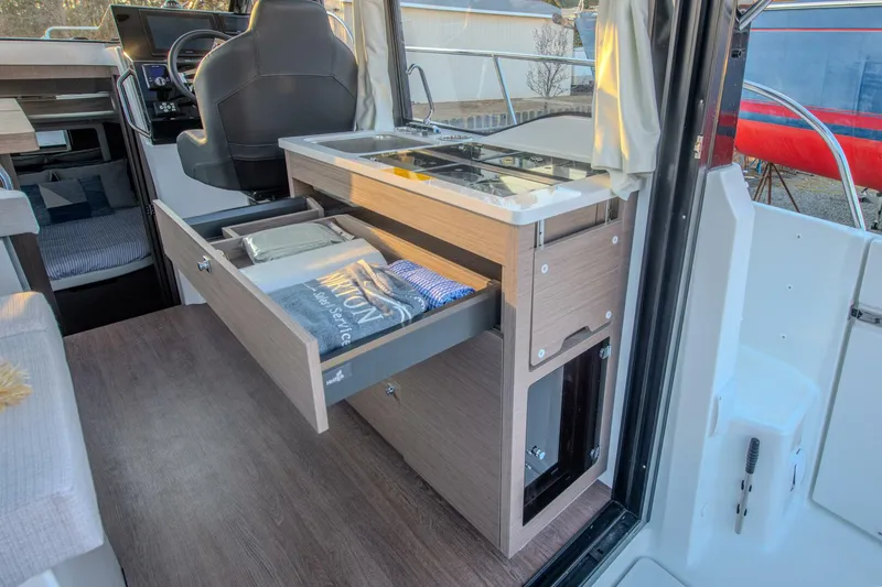 Slide: The Image of Jeanneau 895 Series 2 2026 - 5979698