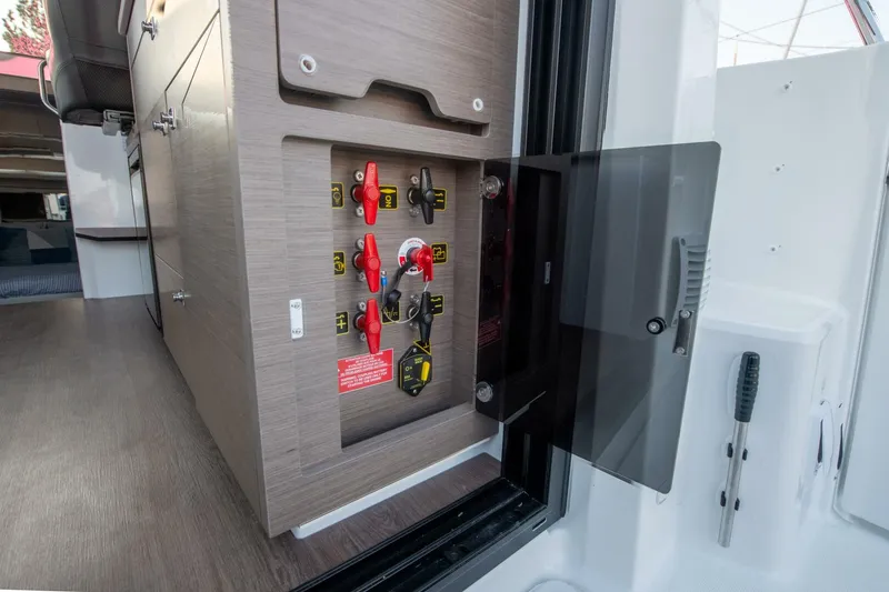 Slide: The Image of Jeanneau 895 Series 2 2026 - 5979703