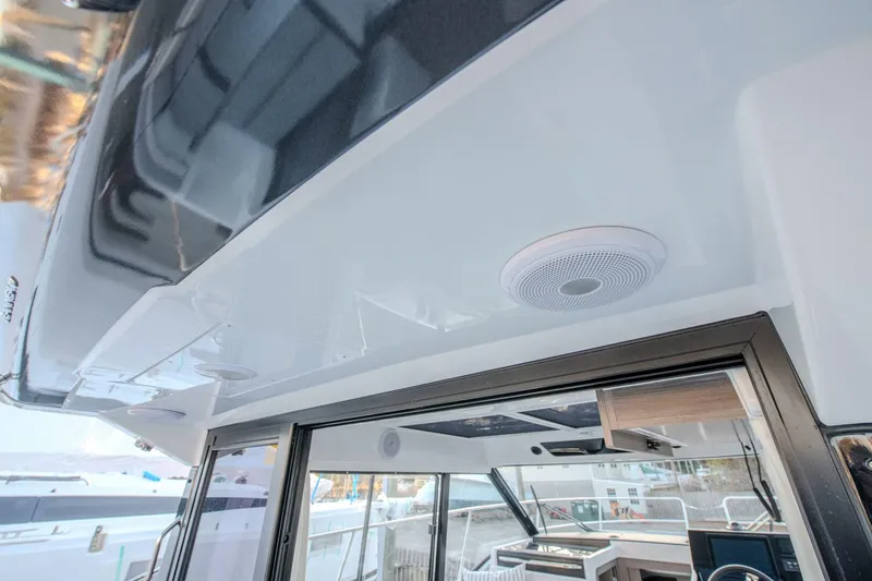 Slide: The Image of Jeanneau 895 Series 2 2026 - 5979708