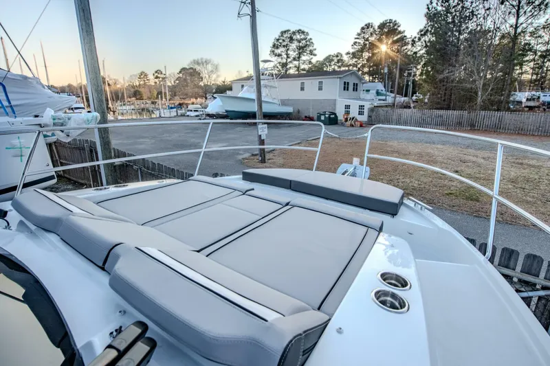 Slide: The Image of Jeanneau 895 Series 2 2026 - 5979710