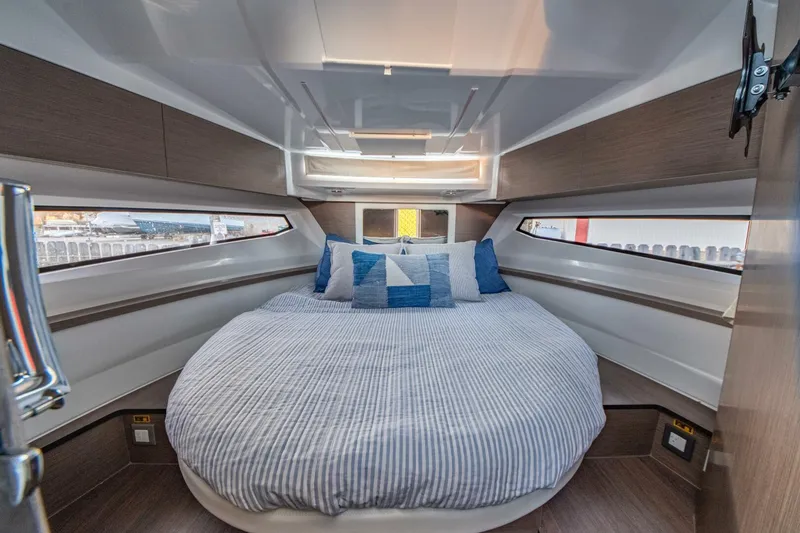 Slide: The Image of Jeanneau 895 Series 2 2026 - 5979713