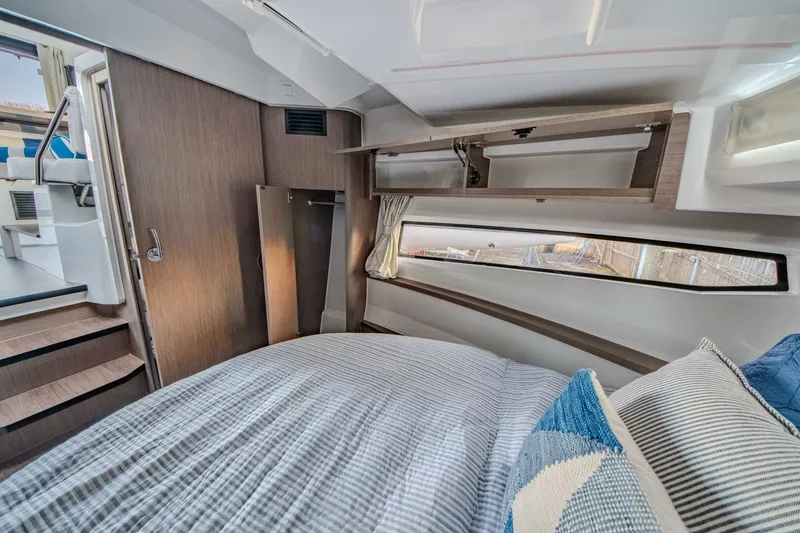 Slide: The Image of Jeanneau 895 Series 2 2026 - 5979716