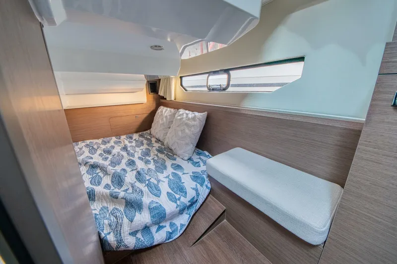 Slide: The Image of Jeanneau 895 Series 2 2026 - 5979721