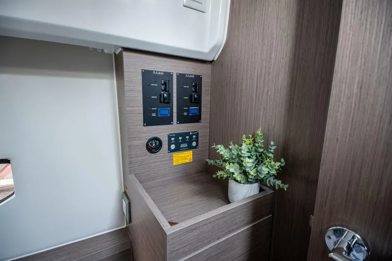 Slide: The Image of Jeanneau 895 Series 2 2026 - 5979722