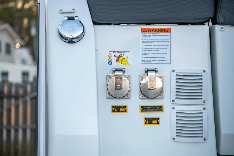 Slide: The Image of Jeanneau 895 Series 2 2026 - 5979726