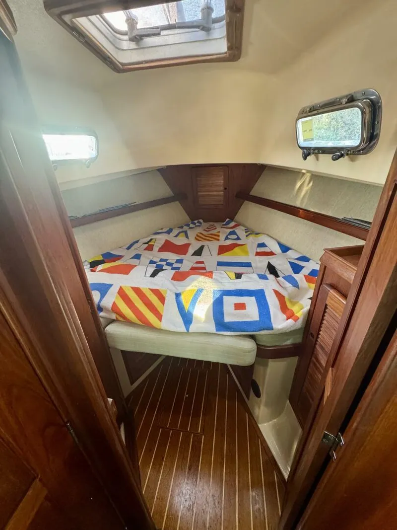 Slide: The Image of Forward Berth  - 5935699