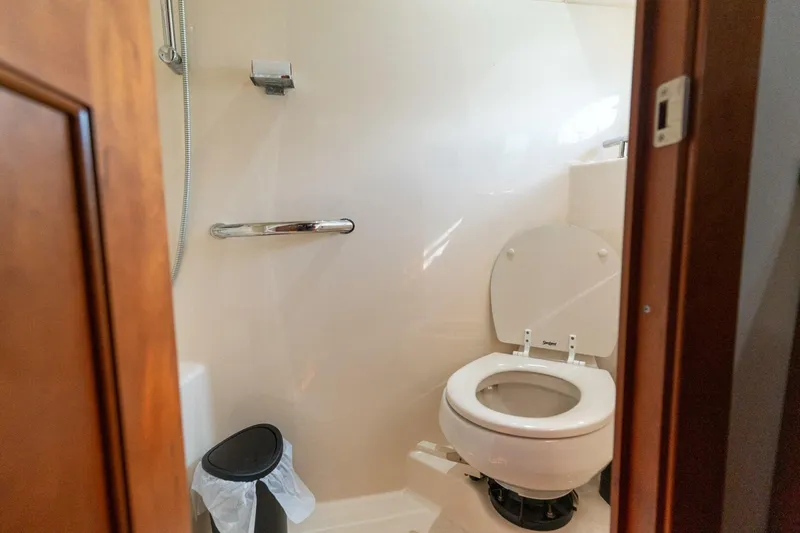 Slide: The Image of Sea Ray 48 Sundancer 2005 - 5906479