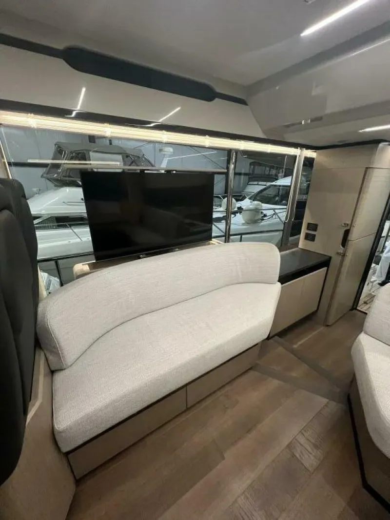 Slide: The Image of Absolute 48 Navetta 2023 - 5907202