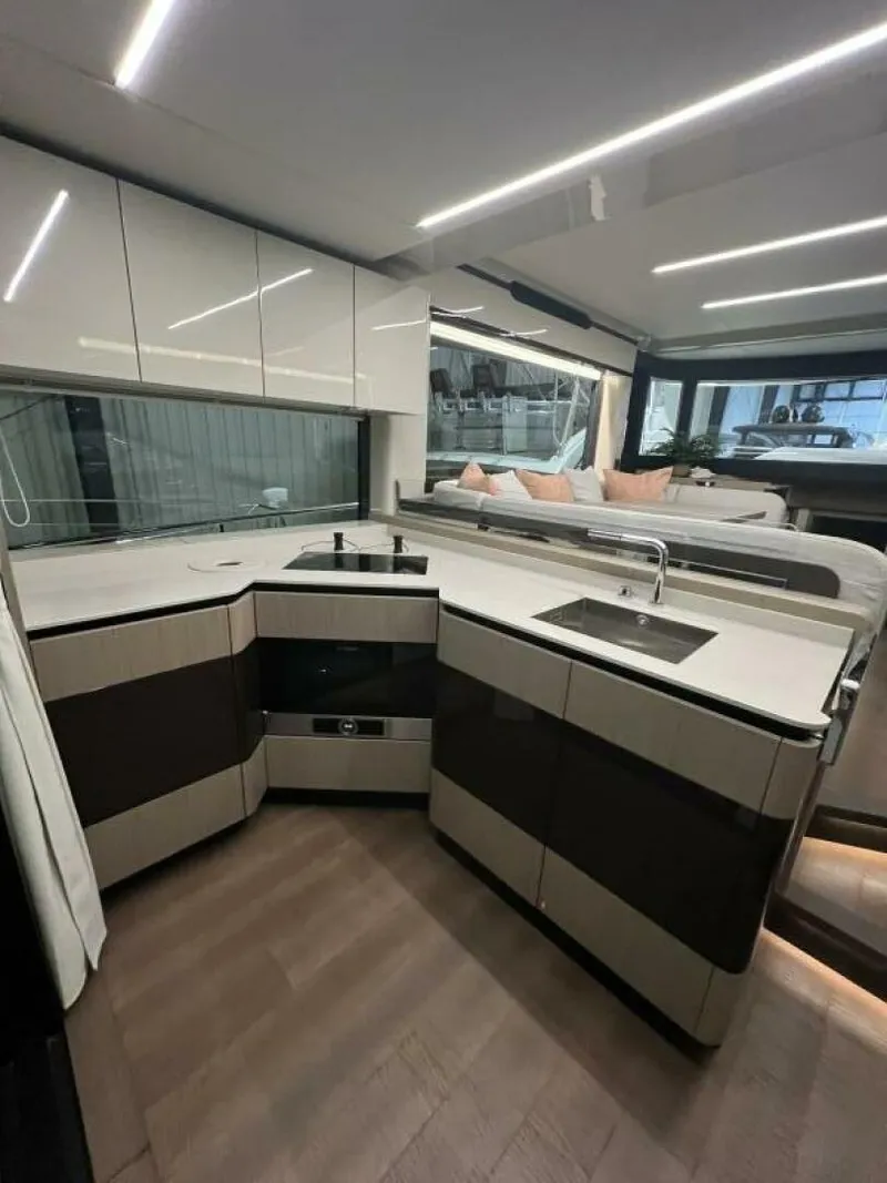 Slide: The Image of Absolute 48 Navetta 2023 - 5907296