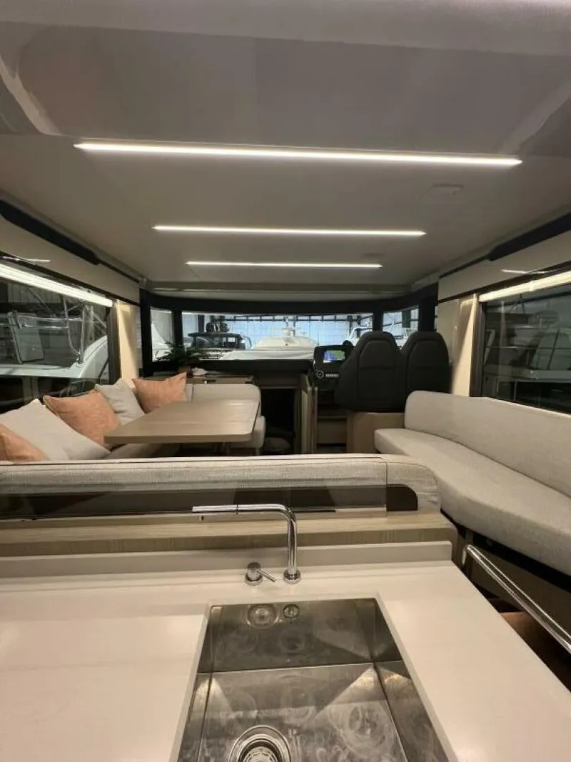 Slide: The Image of Absolute 48 Navetta 2023 - 5907293