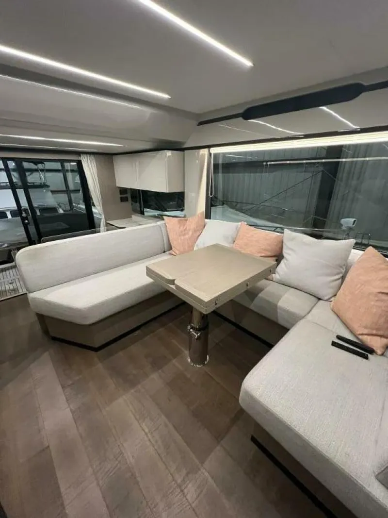 Slide: The Image of Absolute 48 Navetta 2023 - 5907300