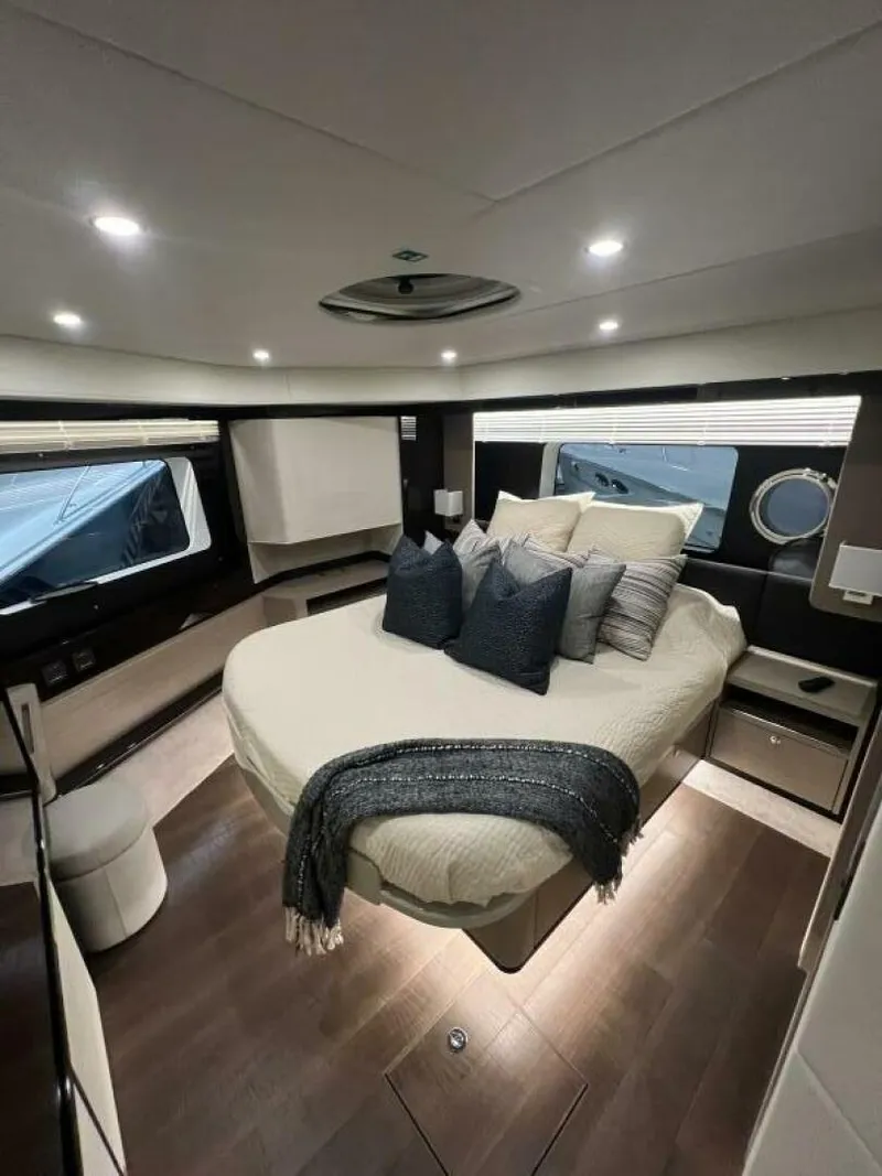 Slide: The Image of Absolute 48 Navetta 2023 - 5907285