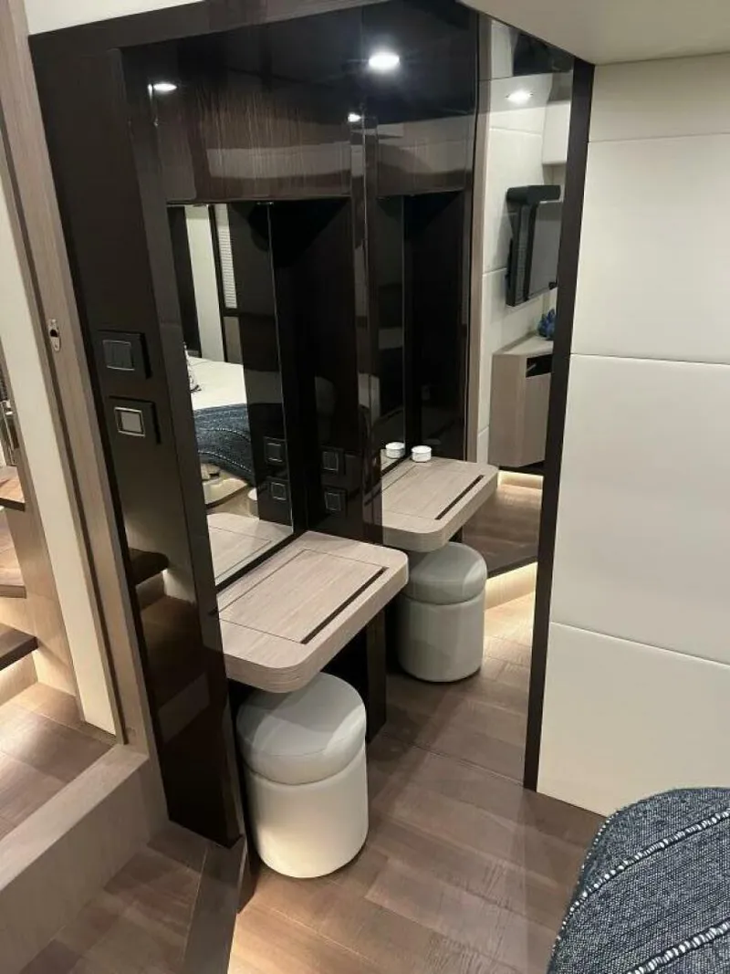 Slide: The Image of Absolute 48 Navetta 2023 - 5907193