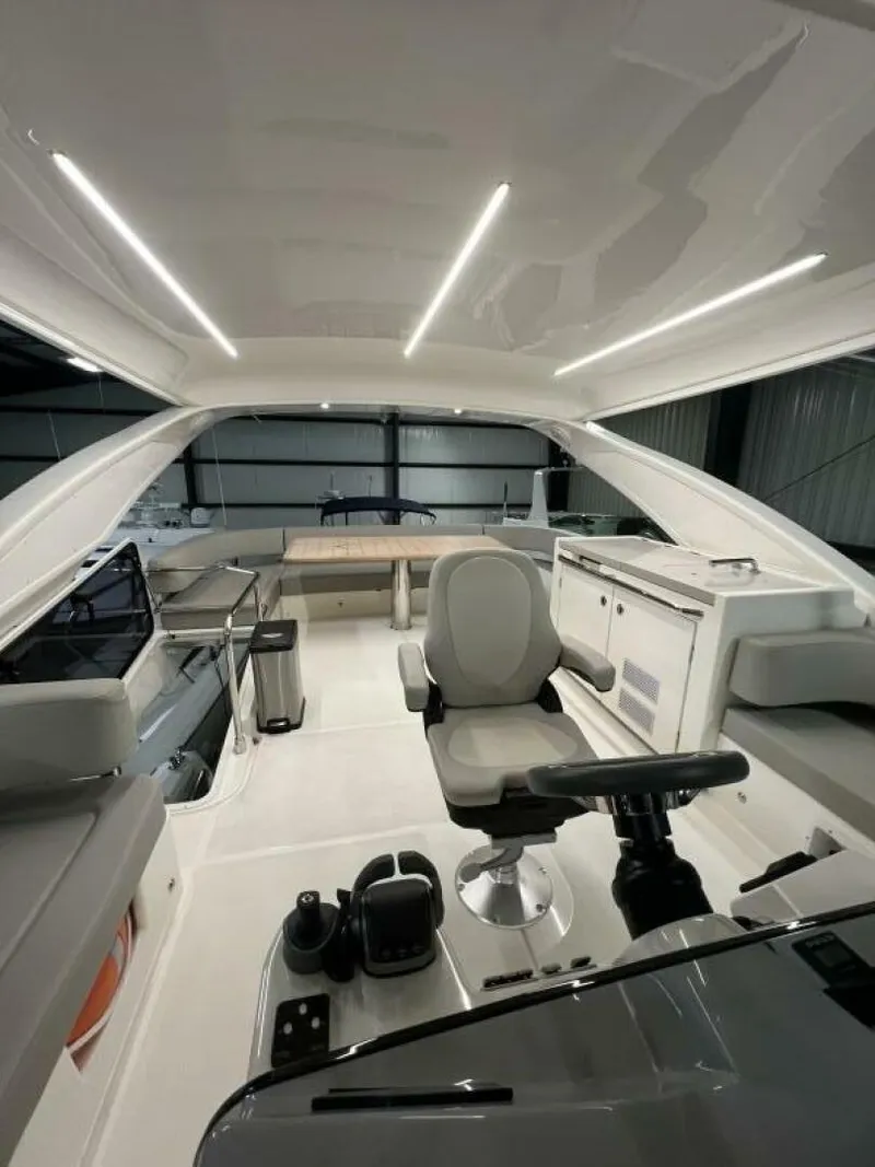 Slide: The Image of Absolute 48 Navetta 2023 - 5907168